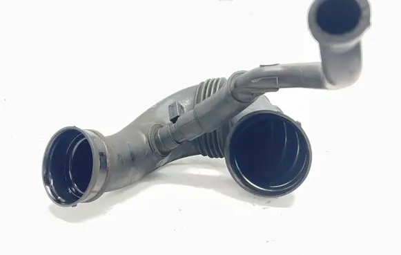 Mercedes-Benz C W203 Turbo air intake inlet pipe/hose A6460940297