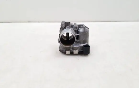 Nissan Qashqai Throttle valve 8200330810E