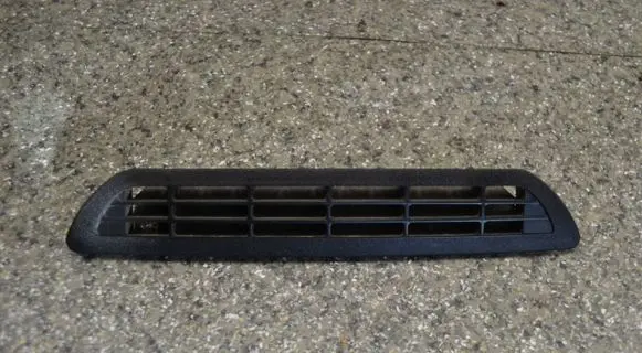 BMW 3 E30 Parcel shelf grill 1929555
