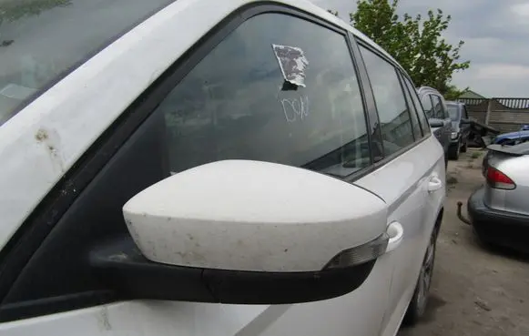 Skoda Fabia Mk3 (NJ) Manual wing mirror 