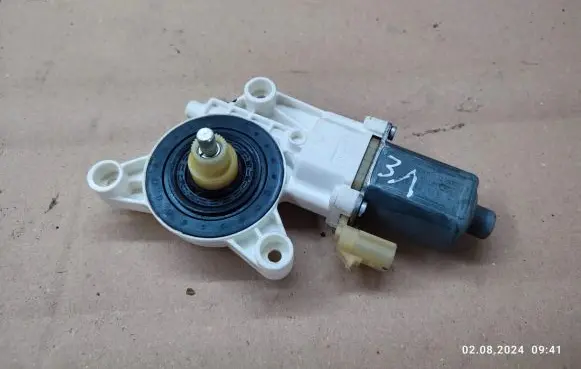 Chrysler Grand Voyager V Rear door window regulator motor 0130822335
