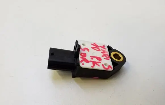 Toyota Yaris Airbag deployment crash/impact sensor 898310H010 0080059370
