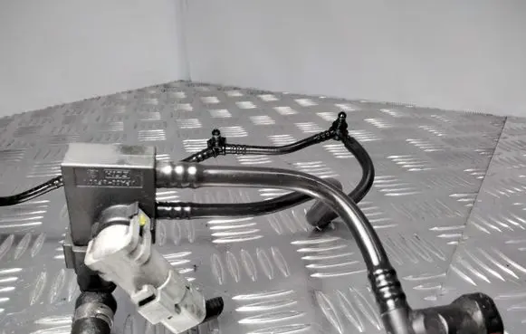 Volvo S40, V40 Fuel return line/hose 