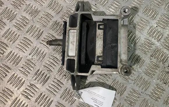 Land Rover Evoque II Engine mount bracket K8D26F012AC