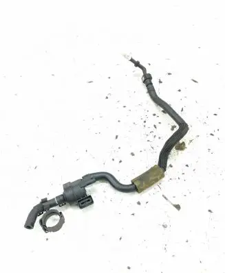 Volkswagen PASSAT B8 Breather valve 5Q0133366G 06H906517T