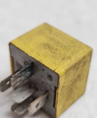 Renault Master II Other relay 7700844253 PA66GF30