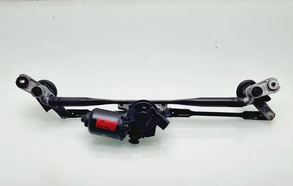 KIA Sorento Front wiper linkage and motor 981102P900