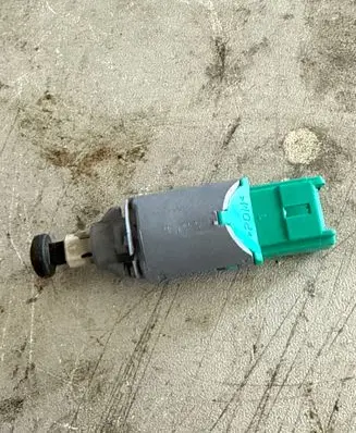Renault Master III Brake pedal sensor switch 253250007r