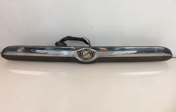 Chrysler Voyager Trunk door license plate light bar 