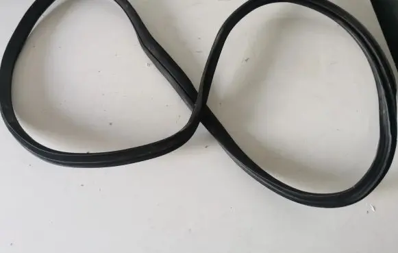Mercedes-Benz CLS W257 Rear door rubber seal (on body) A2576922300