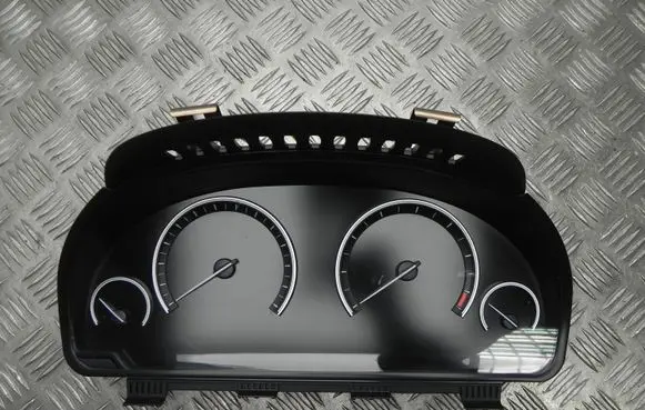 BMW 5 F10 F11 Speedometer (instrument cluster) 9291390
