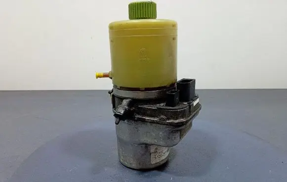 Volkswagen Polo Power steering pump 6Q0423156Q