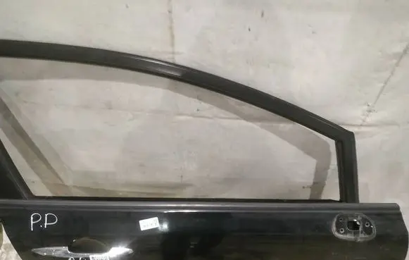 Honda Civic Front door glass trim molding 