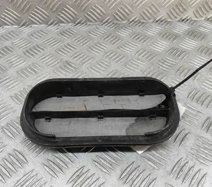 Audi A4 S4 B9 8W Quarter panel pressure vent 6R0819465B