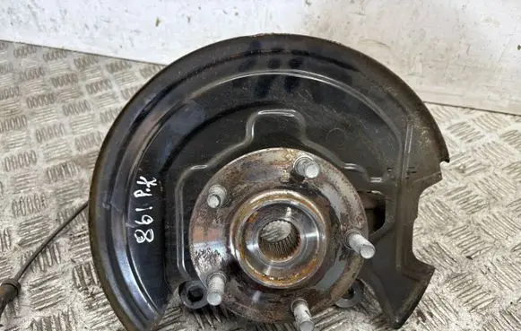 Nissan Leaf II (ZE1) Front wheel hub