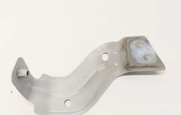 Fender mounting bracket