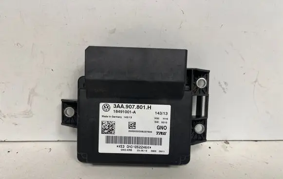 Volkswagen Tiguan Hand brake control module 3AA907801H