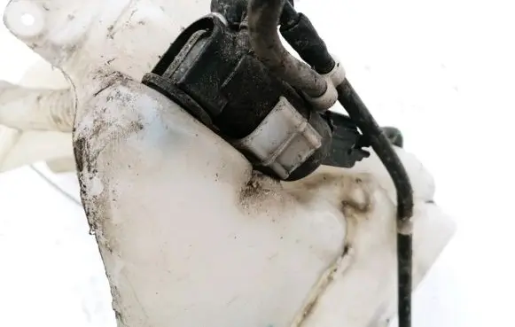 Volvo V50 Windscreen/windshield washer pump