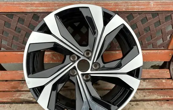 Renault Captur II R18 alloy rim 