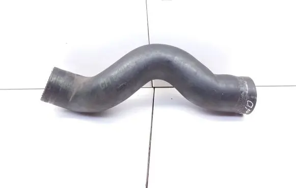 Opel Zafira A Intercooler hose/pipe 24451330