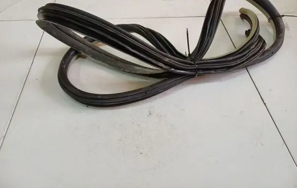 Citroen C4 Grand Picasso Rubber seal front coupe door 