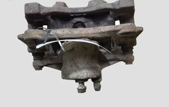 Toyota Avensis T250 Front brake caliper