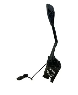 Accelerator throttle pedal
