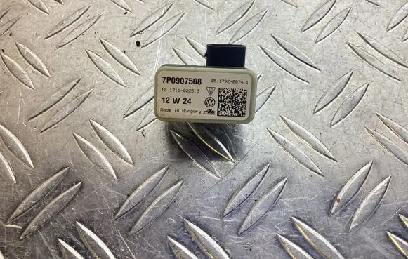 Porsche Cayenne (92A) Airbag deployment crash/impact sensor 7P0907508