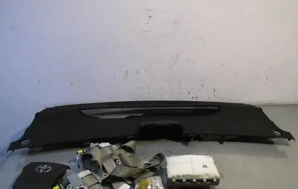 Toyota Prius (NHW20) Dashboard