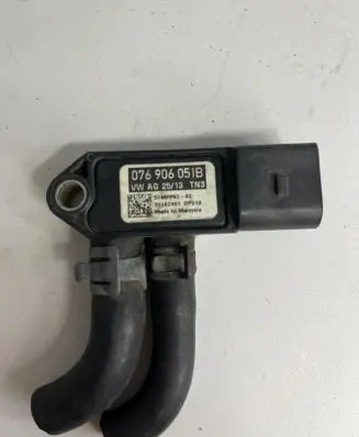 Volkswagen Golf VI Exhaust gas pressure sensor 076906051B