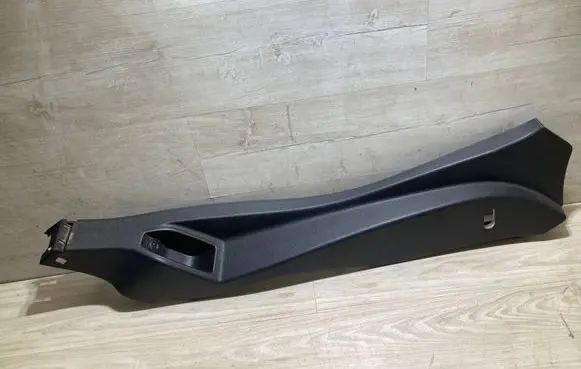 Ford Ecosport Side skirt front trim gn15a310016eew