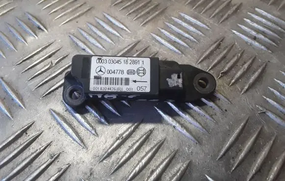 Mercedes-Benz C AMG W203 Airbag deployment crash/impact sensor 0018204426