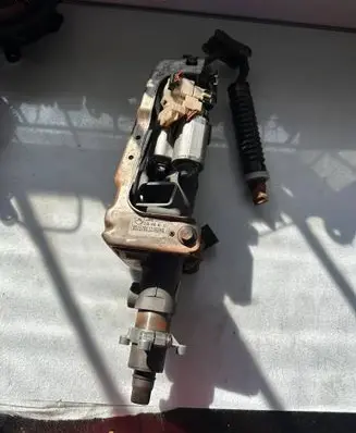 Steering wheel axle set