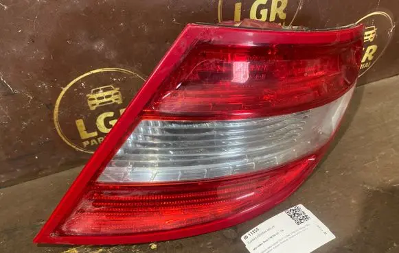 Mercedes-Benz C W204 Rear/tail lights 2048200264