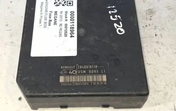 Renault Megane III Fuse module 284B61871R 9637413876 519339402