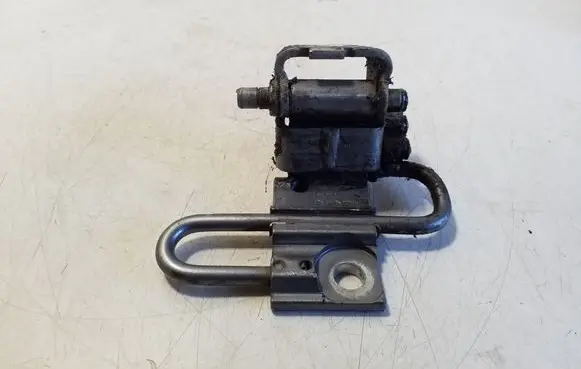 Audi A6 S6 C6 4F Front door lower hinge 8E0831411B