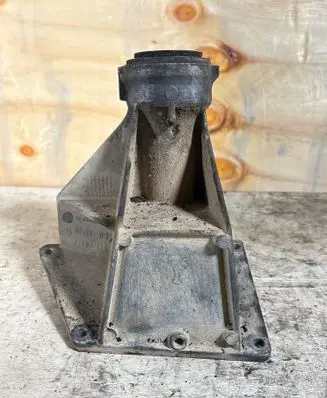 BMW X5 E53 Driveshaft support bearing bracket 7503120 31537503120