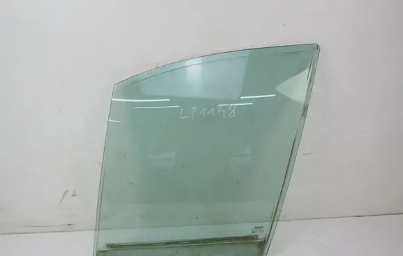 Renault Scenic I Front door window glass four-door 