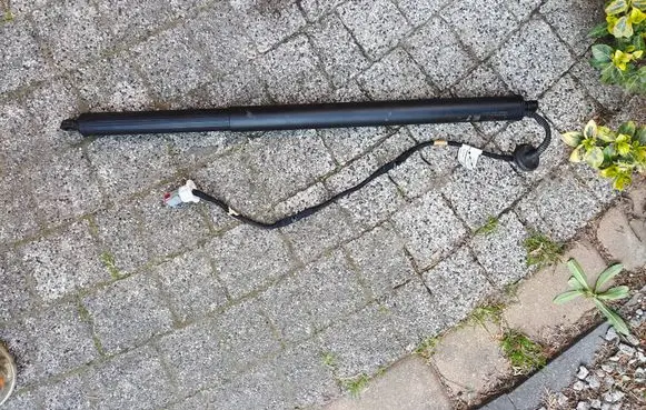 Ford Escape IV Tailgate/trunk/boot lift motor LJ6BS402A54AE