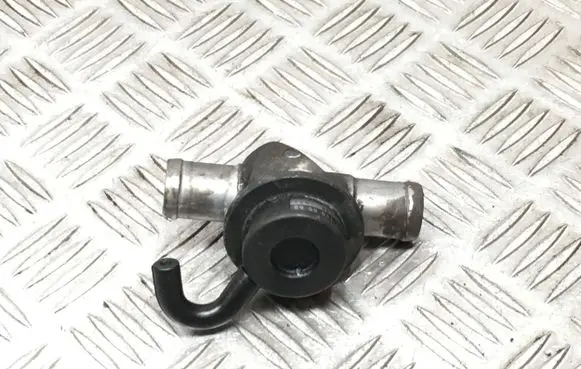 Mercedes-Benz CLK A208 C208 EGR valve 1352001900 A0021405560