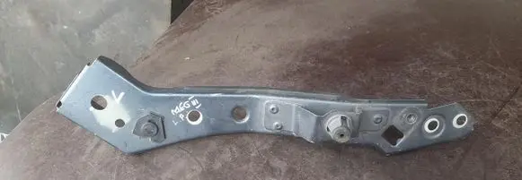 Renault Megane III Fender mounting bracket 6251306E