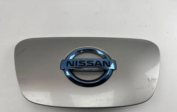 Nissan Leaf I (ZE0) Electric car charge socket cover 