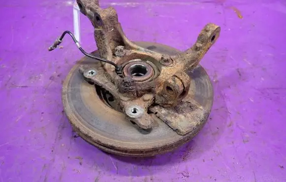 Opel Zafira B Front wheel hub spindle knuckle
