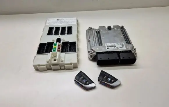 BMW X5 F15 Engine ECU kit and lock set 8470180 8795011