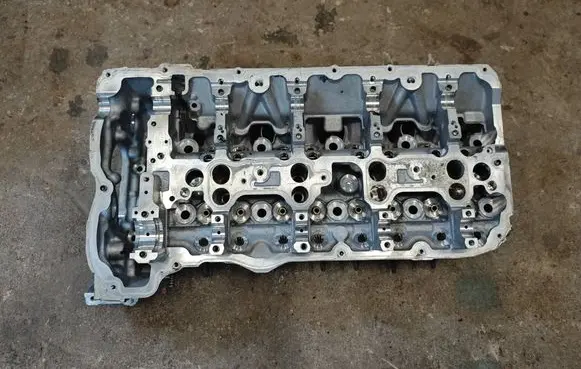 BMW 5 GT F07 Engine head 7603471