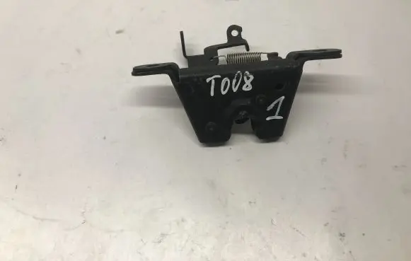 Volkswagen Jetta VII Rear seat headrest 5QM885681B