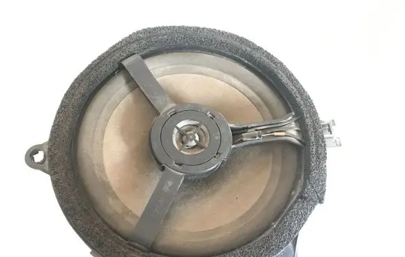Volvo XC70 Rear door speaker 9472004 10096