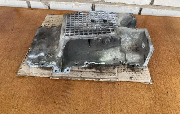 Ford Mondeo Mk III Oil sump YL8E6675BA