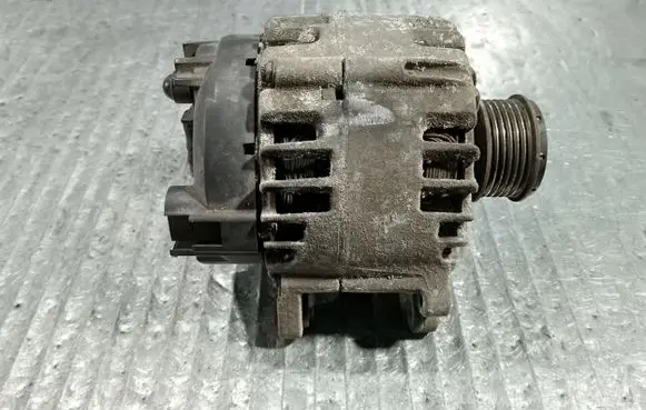 Skoda Octavia Mk2 (1Z) Generator/alternator 03L903023F