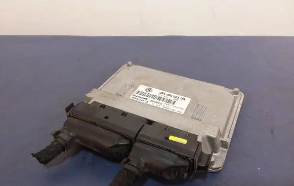Volkswagen Touran I Engine control unit/module ECU 06a906033dr